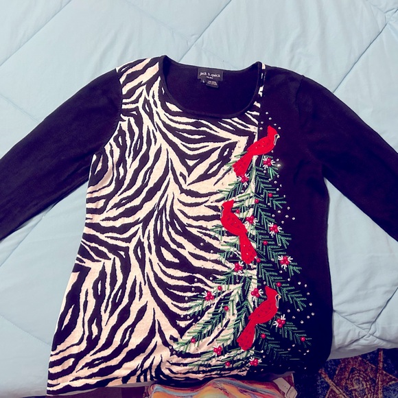 Winter sweater with beautiful cardinals size L - Picture 1 of 4